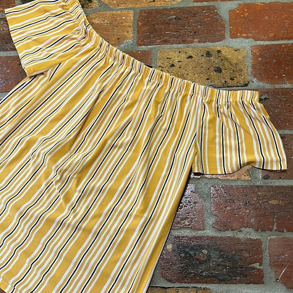 Kristen Nicole stripped off the shoulder top sz L - Picture 4 of 6